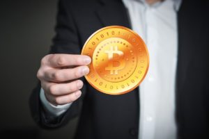 Egyre népszerűbb a bitcoin a hétköznapokban