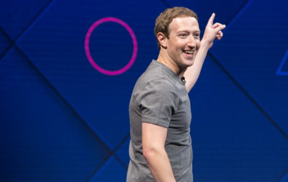 Zuckerberg két másodperc alatt keres annyit, mint te egy hónap alatt