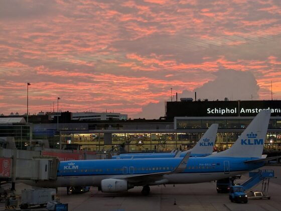 Új kriptopénz automata az amszterdami Schiphol reptéren