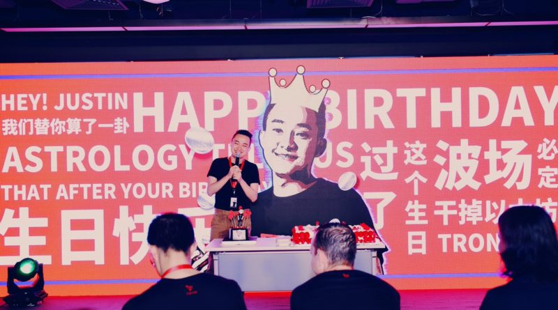 Justin Sun lemondta az ebédjét Warren Buffettel, de nem a veseköve miatt