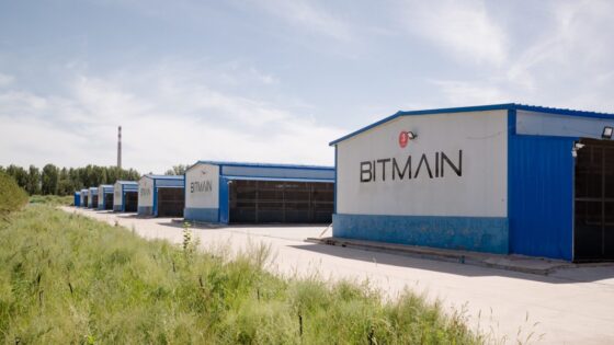 Folytatódik az állóháború és a vita a Bitmain társalapítói között