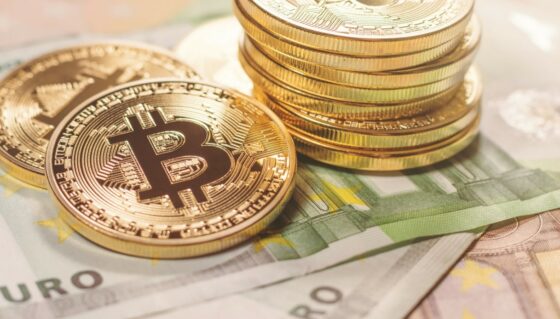 Lecsapott az Europol: 1,44 millió dollárnyi hamis pénzt adtak el bitcoinért