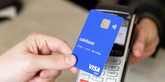 Már Magyarországon is kapható a Coinbase Visa kártyája