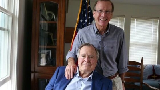 George Bush fia 300 000 dollárt kapott a OneCoin átverőktől