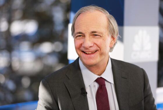 Ray Dalio: betilthatná az Egyesült Államok a kriptobefektetéseket