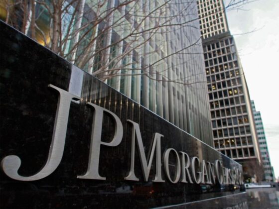 A JP Morgan $2,5 milliót fizet vissza a túltolt kriptodíjai miatt