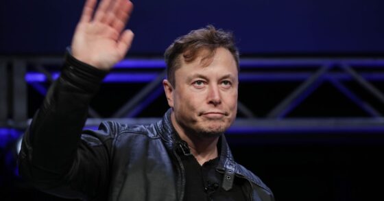 Elon Musk a Tesla pénzét bitcoinra váltaná át?