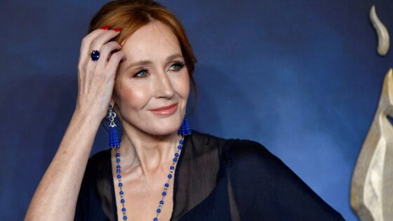 JK Rowling újra a transzaktivisták célpontjává vált