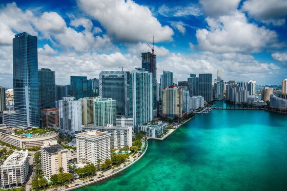 Miami polgármestere bitcoinban adná a közalkalmazottak fizetését