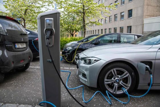 Európában virágzik az elektromos autók piaca – elemzők szerint viszont egy lufi, ami kipukkad