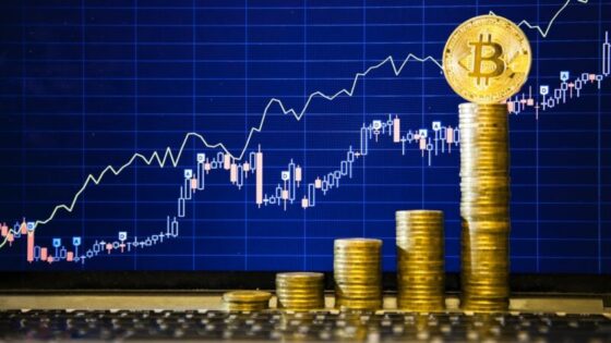 Mikor éri el a Bitcoin árfolyama a 64 000 dollárt? Ez a mutató lehet a kulcs