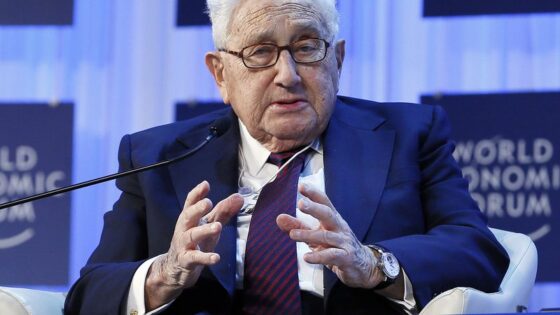 Kissinger Washingtonnak: ideje lenne elfogadni az új világrendet