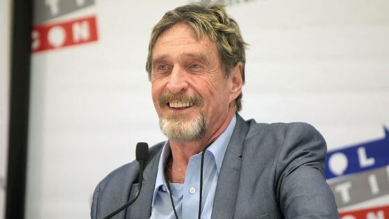 Nyugodj békében, John McAfee! (1945-2021)