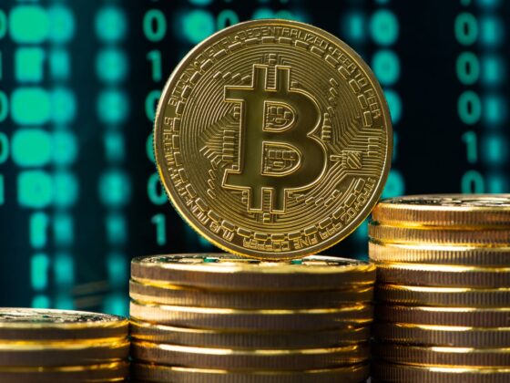 A bitcoin stabilan tart a 47000 dolláros ellenállási szint felé