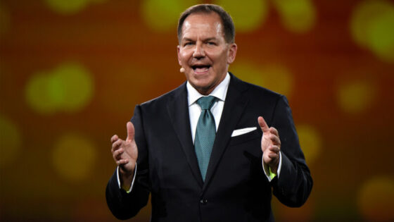 Paul Tudor Jones szerint a kriptovaluták jelenleg jobb inflációs fedezetek, mint az arany