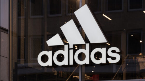 Tovább erősíti az Adidas kriptovaluta pozícióját