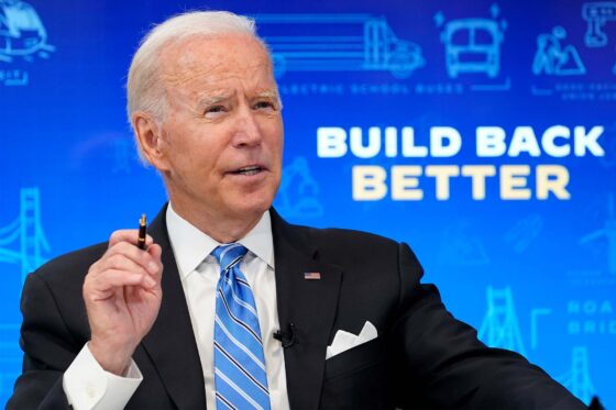 Elfogadták Biden 1 billió dolláros infrastruktúra törvényjavaslatát