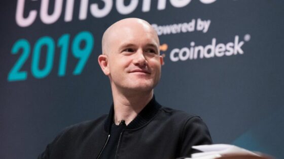 A Coinbase vezérigazgatója kiáll a szólásszabadság mellett