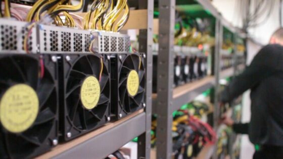 A bitcoin hosting bányászat működése, annak előnyei és hátrányai