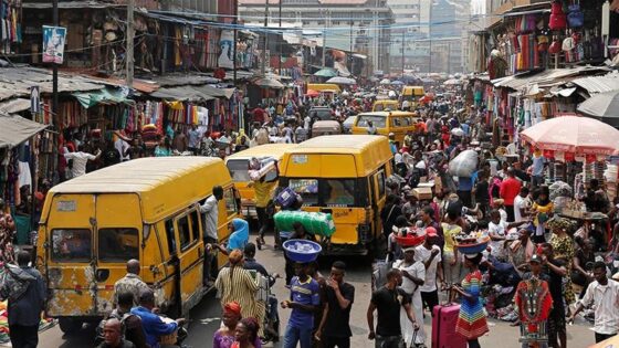 Nigériában arra kényszerítik a lakosokat, hogy a kormány kezébe adják életüket