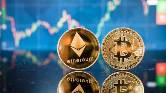 A Bitcoin 10, az Ethereum 15 százalékot zuhant a délelőtt folyamán