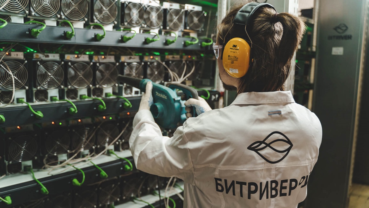 Egy orosz olajvállalat és egy svájci cég együtt fog bitcoint bányászni, kiemelt kép