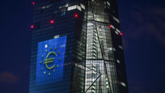 Európai Központi Bank: ha nem gondolkodsz “zölden”, tűnj el!