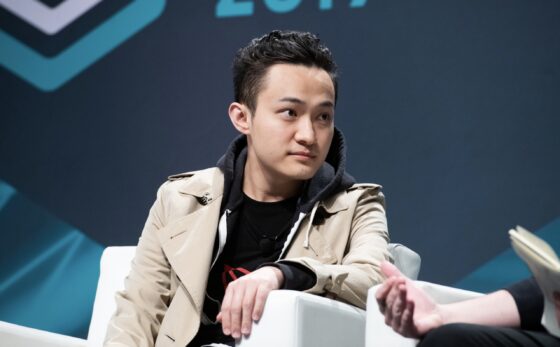 Justin Sun 2 milliárd dollárral igyekszik menteni a TRX tokenjét