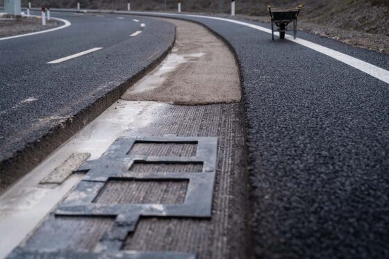 Veszélyes és kilométerenként 1 millió euróba kerül, mi az?