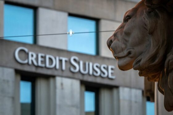 A Credit Suisse vezérigazgatója buboréknak nevezte a Bitcoint, most a volt bankja küzd az összeomlás ellen