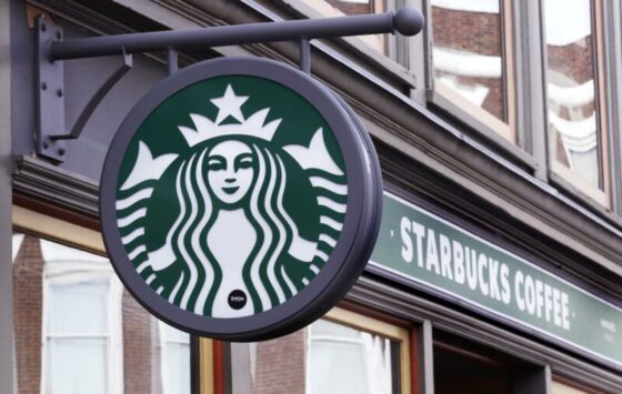 NFT-airdroppal rukkol elő hamarosan a Starbucks