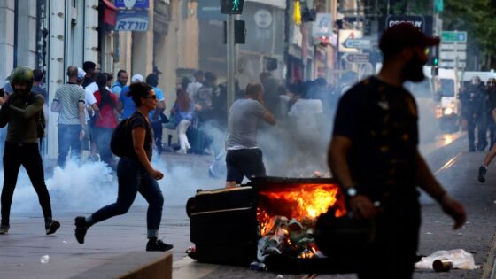 A francia elnök szerint a videójátékok miatt vannak lázongások