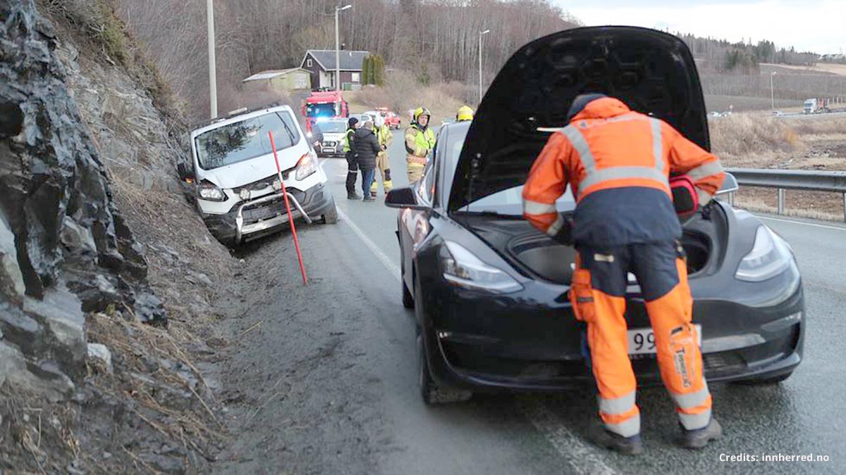 Nem biztonságosak a Teslák, állítja egy volt alkalmazott, kiemelt kép