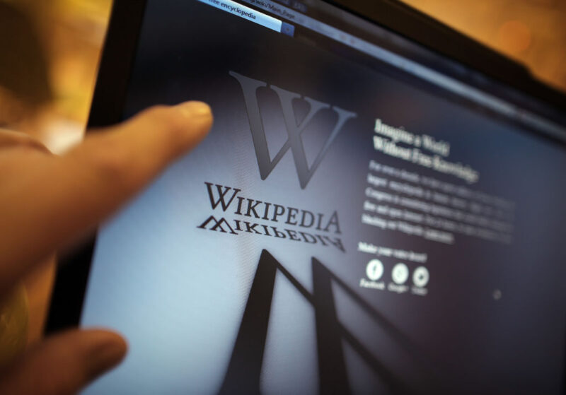 A Wikipédia egyértelműen kriptovaluta ellenes álláspontot képvisel, kiemelt kép