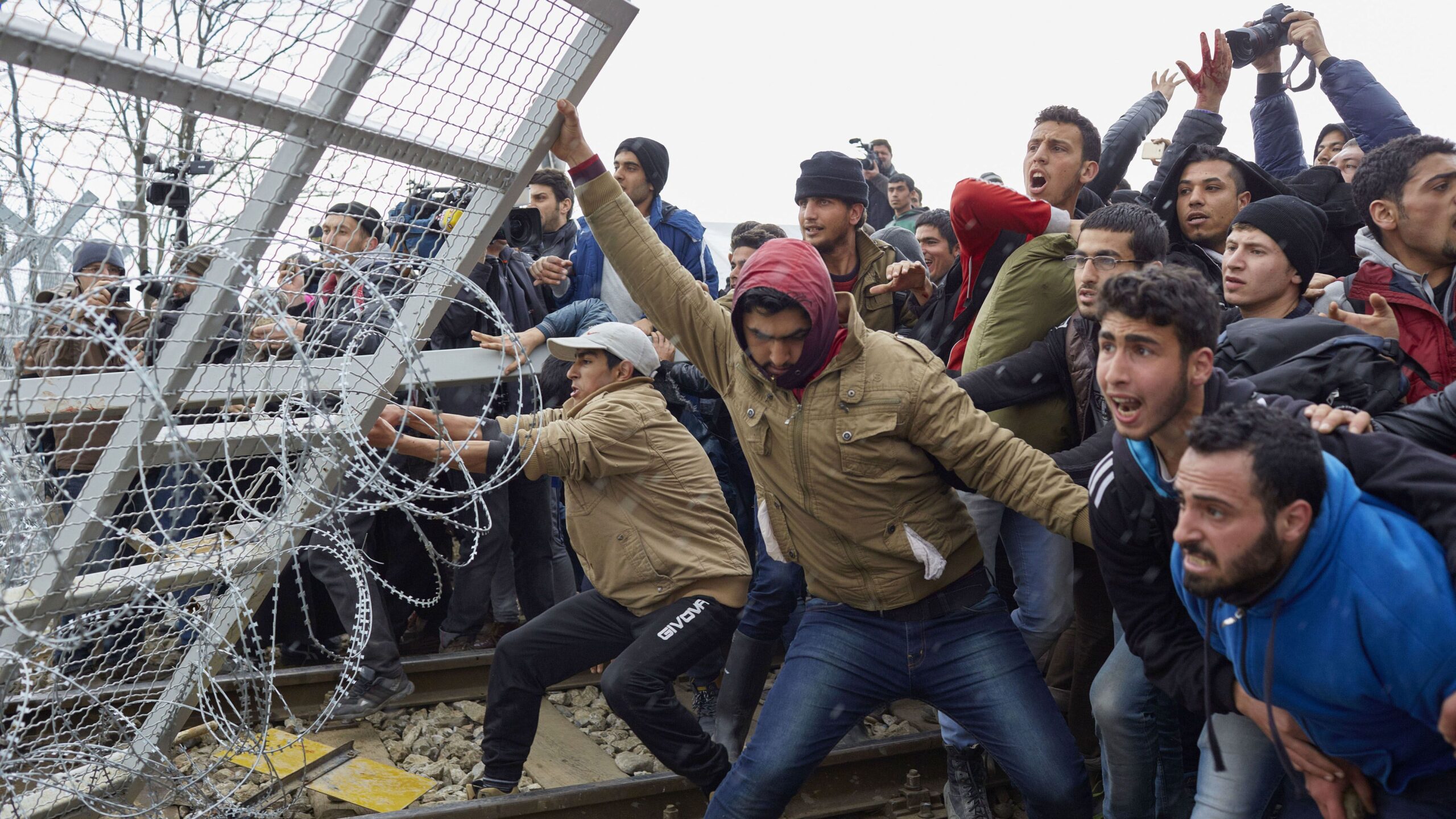 10-ből 7 európai szerint túl sok bevándorlót engednek be az országok, kiemelt kép