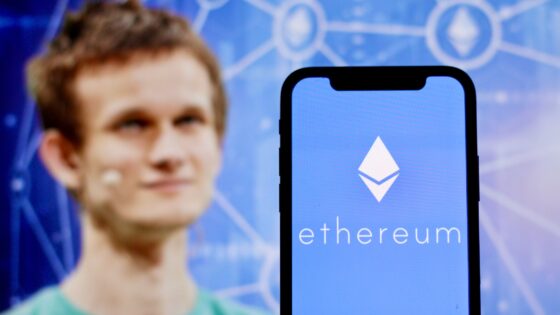 Vitalik Buterin újabb 100 ETH-t adományozott Roman Storm védelmi alapjába