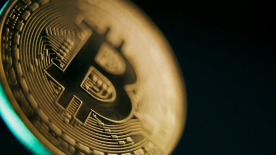 A Bitcoin 64 000 dollár felett Kína csalódást keltő ösztönző csomagja után