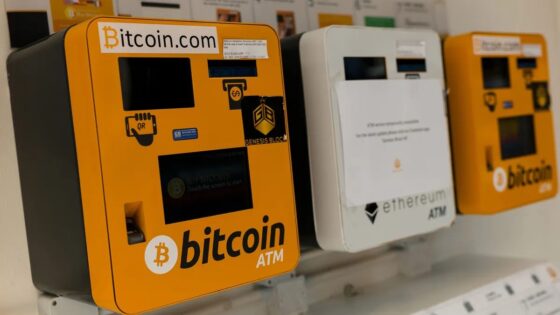 Világszerte fokozódik a Bitcoin ATM-ek elleni fellépés 2025-ben